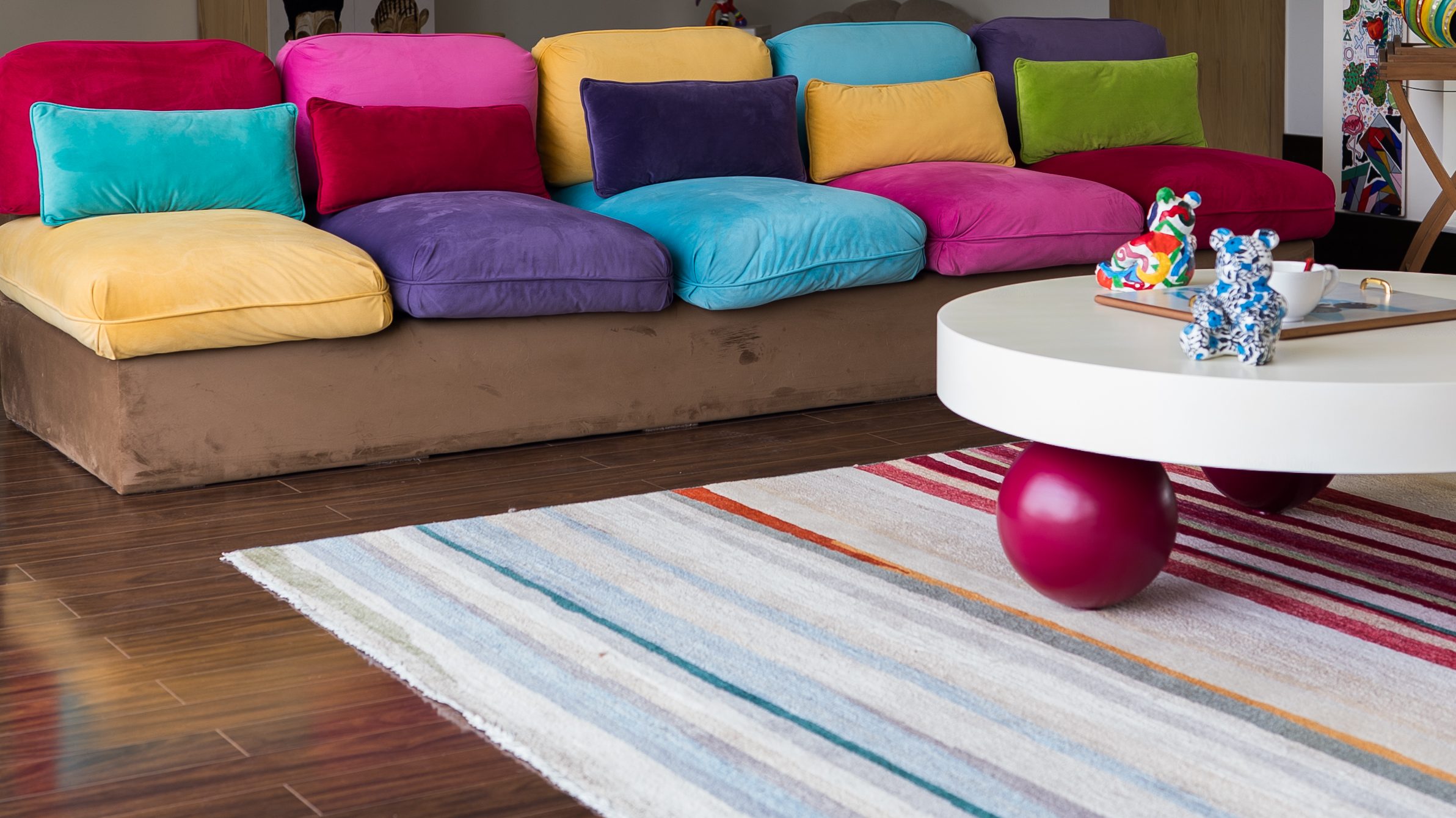 Bright low seating and the round table on sphere legs